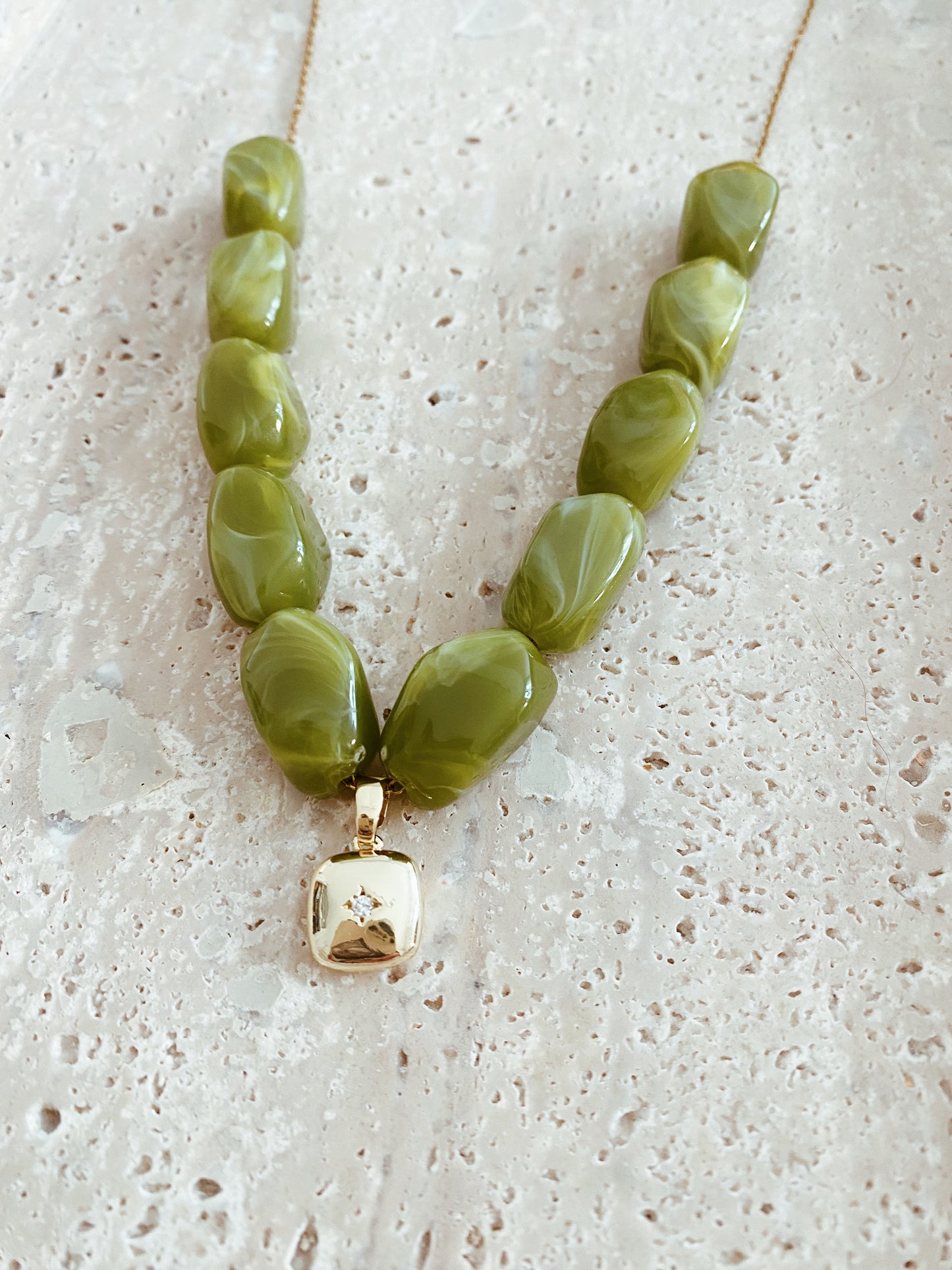 Collier Olivia