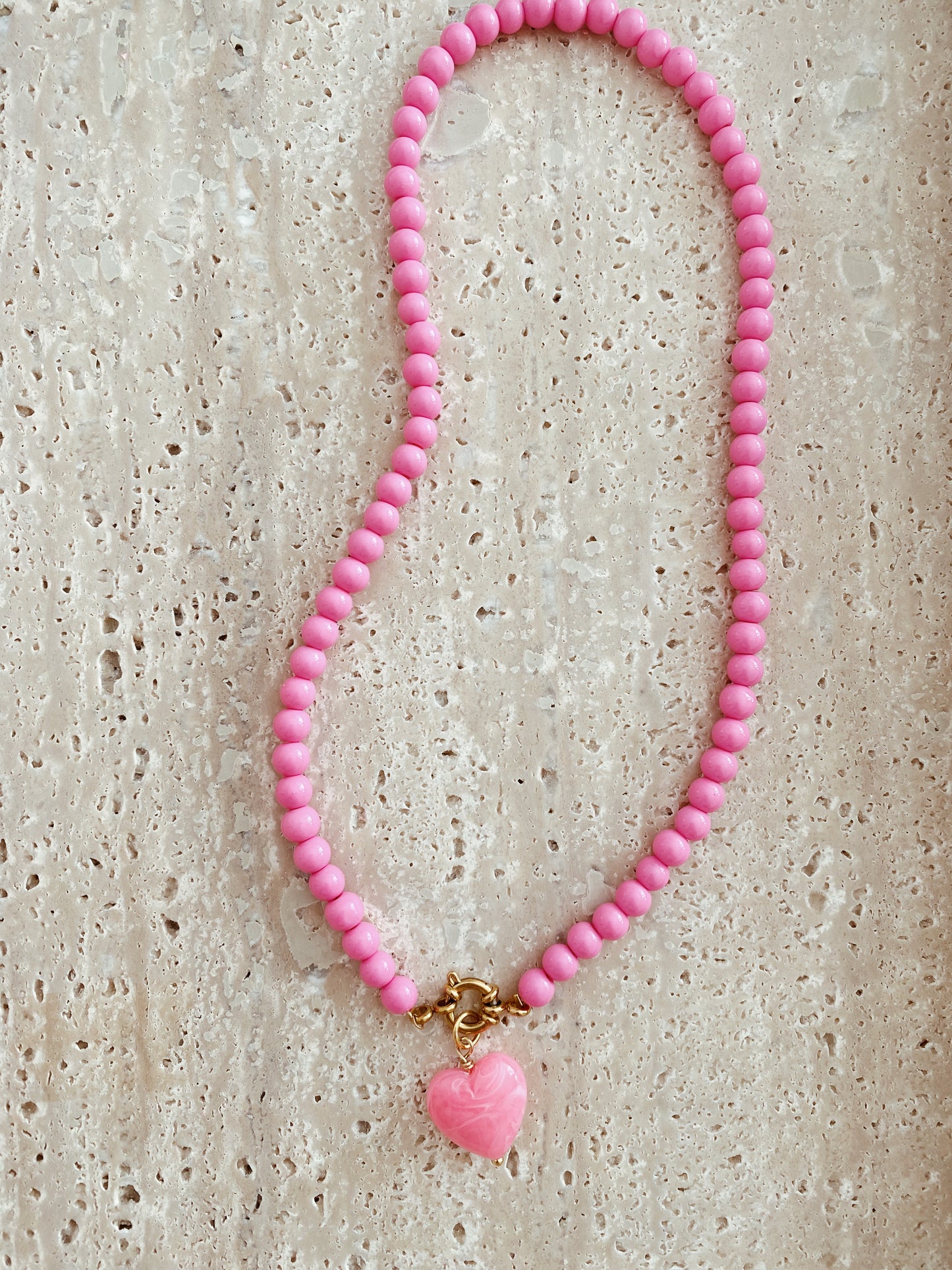 Collier Léa rose fushia