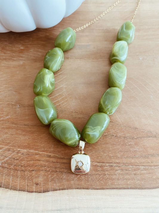 Collier Olivia